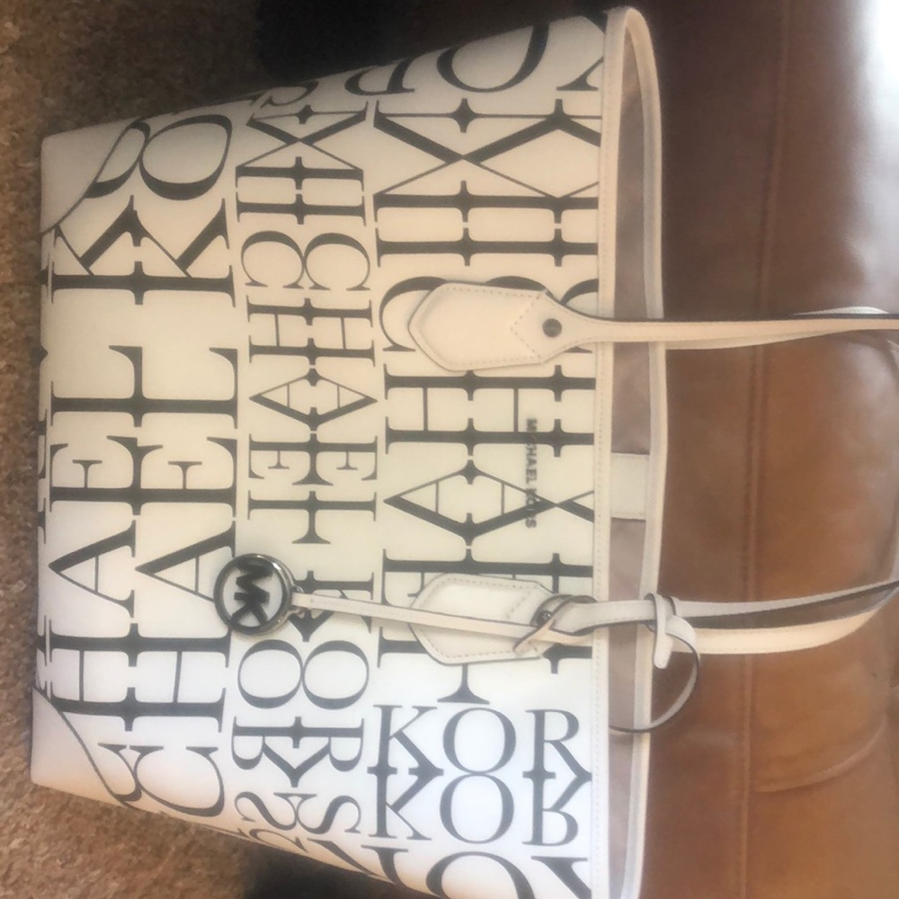 Michael Kors Eva tote